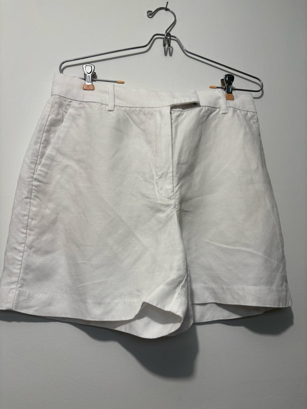Wilfred White High-Rise Shorts